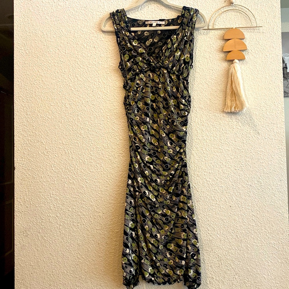 Studio M, RARE juniors large